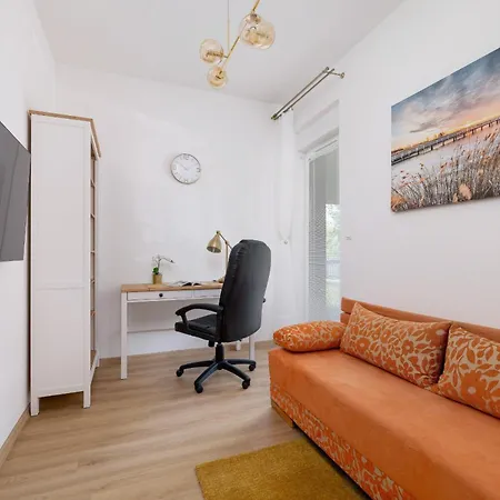 Luxury Two Bedroom Apartment With Terrace And Parking By Renters Prestige Katovice Exteriér fotografie